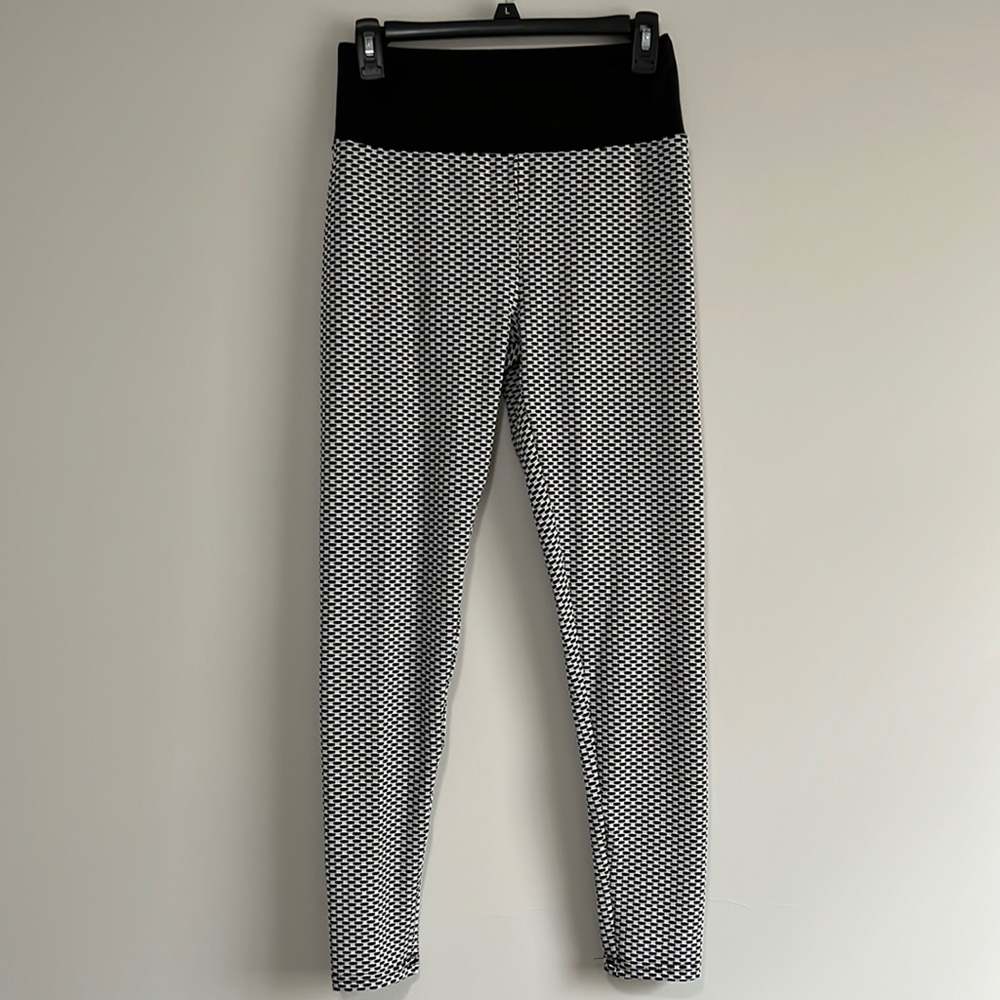 TIK TOK LEGGINGS. By SHOACTIVE.